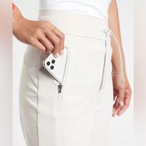 ATHLETA Headlands Hybrid Trek Mid Rise Jogger 4 Petite | Birch Grey NEW